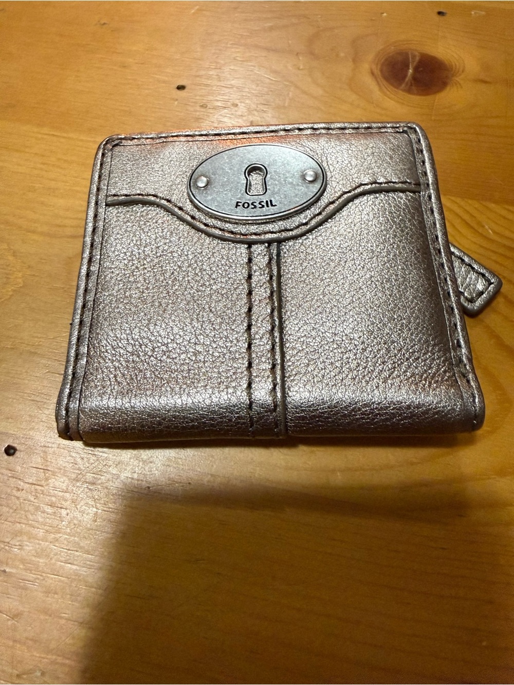 Vtg Y2K Fossil Metallic Silver Leather Bifold Wallet